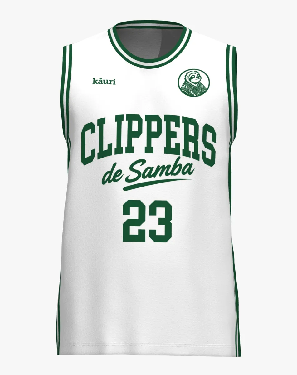 Segunda equipación: camiseta blanca con ribetes y rótulo verdes y dorsal 23